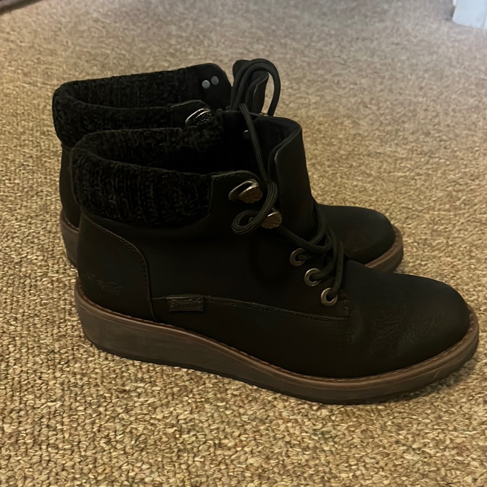 Used black Blowfish boots
